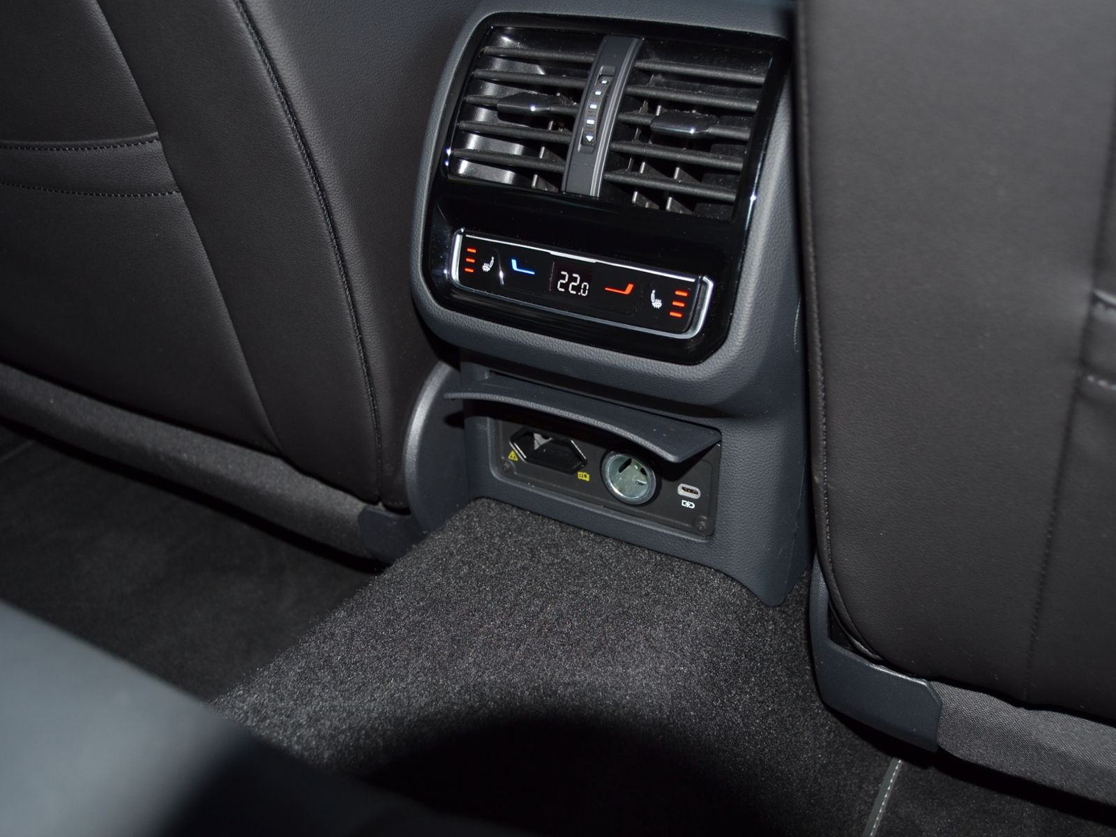 Arteon SB 2.0 TDI 200 PS 4M DSG R-Line VOLL/AHK/