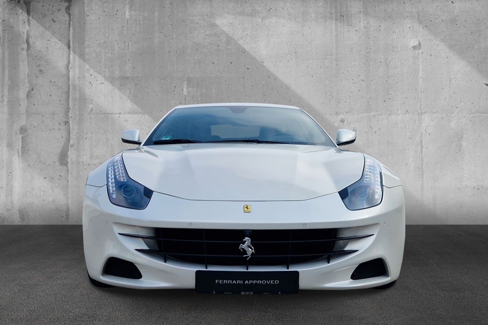 Fahrzeugabbildung Ferrari FF*dt. Auto*Lift*Carbon*Sitzbelüftung*Display*