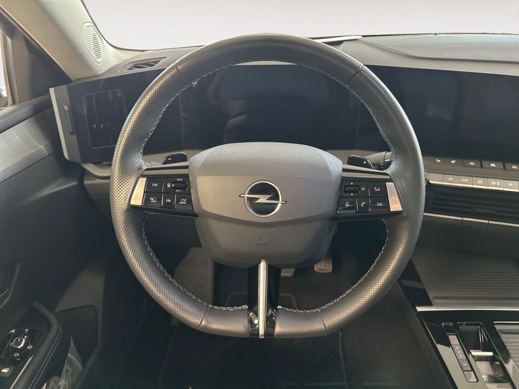 Fahrzeugabbildung Opel Astra 1.5 D Automatik Business Elegance