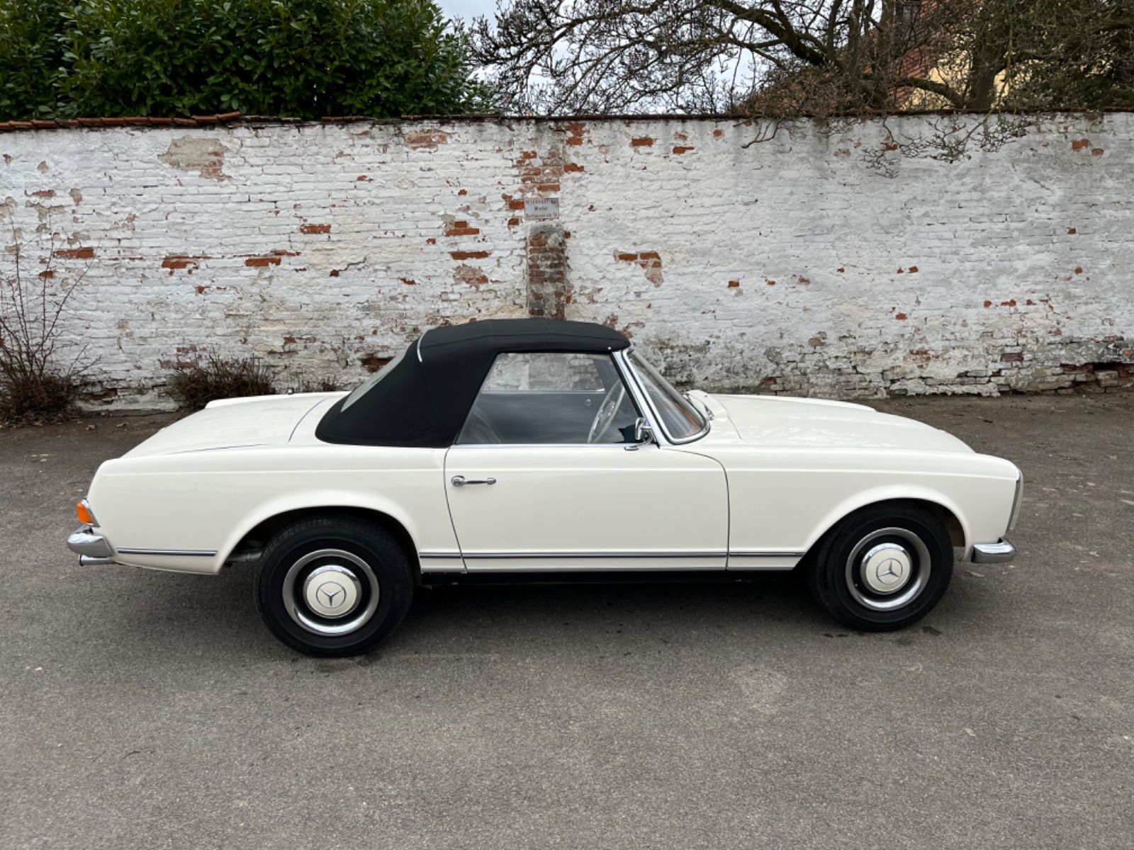 MERCEDES-BENZ 230 2