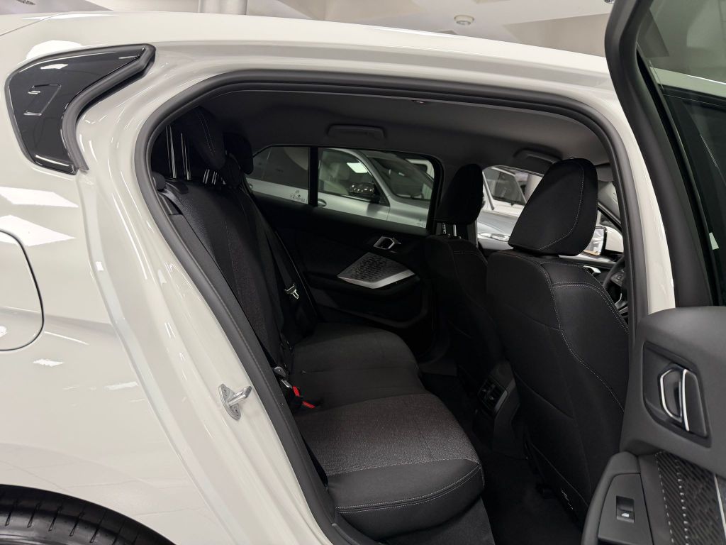 BMW 116 i LED*NAV*KAM*SHZ*TEMP*SPURW*KLIMA*DRIVING*