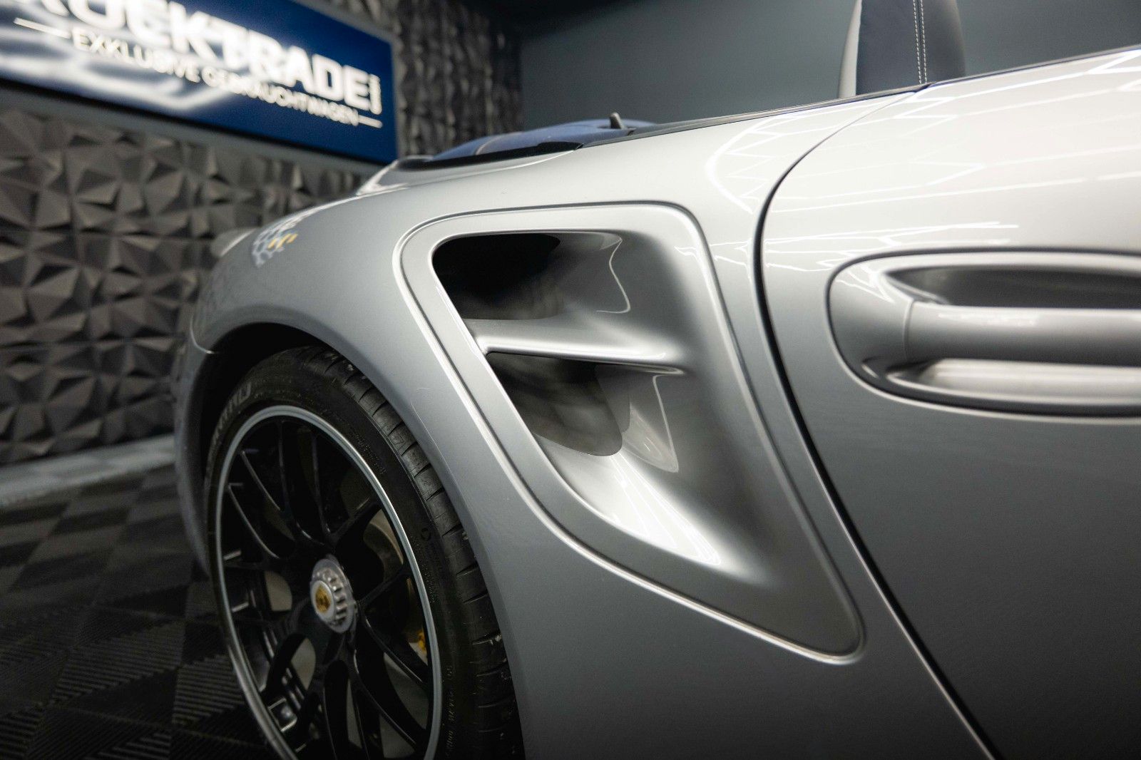 Fahrzeugabbildung Porsche 997.2 911 Turbo S Cabrio PDK*Keramik*Unfallfrei*