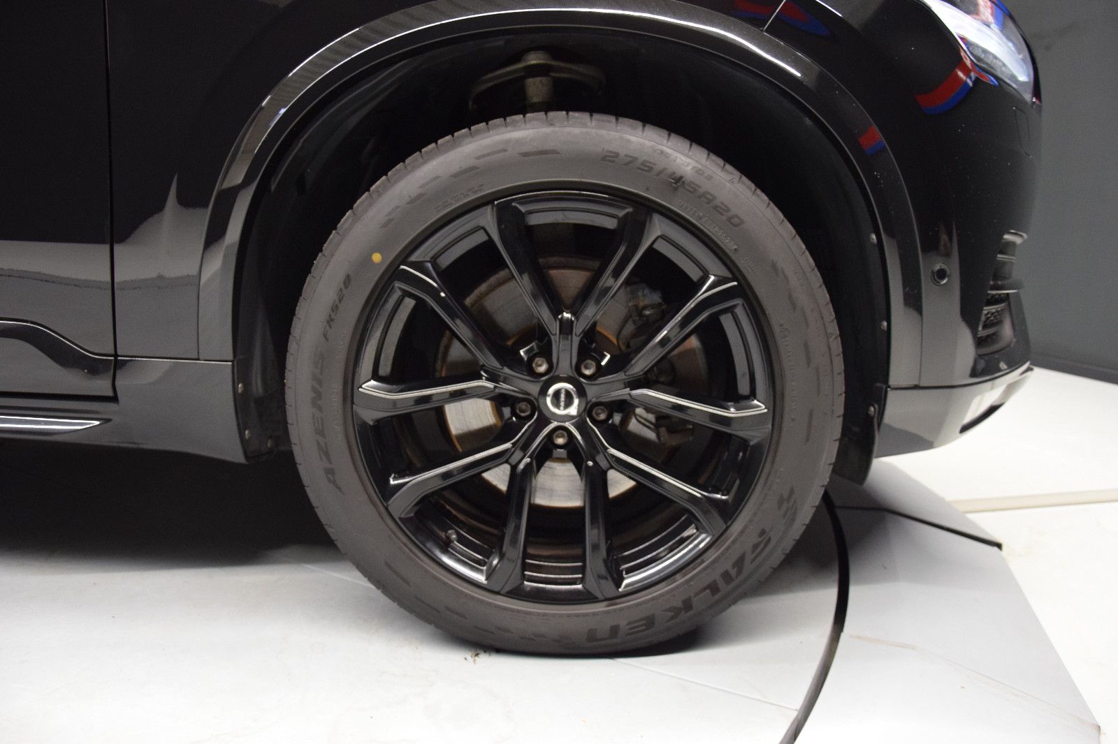 Fahrzeugabbildung Volvo XC 90 Momentum AWD ACC HUD PANO VZE Vollleder