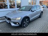Volvo V60 Cross Country B4 D AWD Autom. Plus GARANTIE - silberne Volvo V60 Cross Country