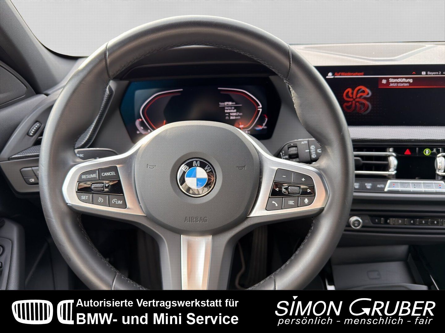 Fahrzeugabbildung BMW 118i Sport Line Shadow Line Navi Kamera Hifi LED