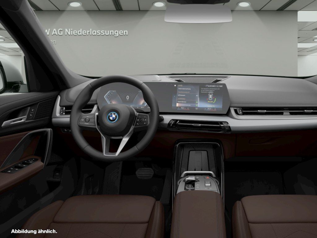 BMW iX1 xDrive30 AHK LiveCockpitProf Head-Up Kamera foto 4