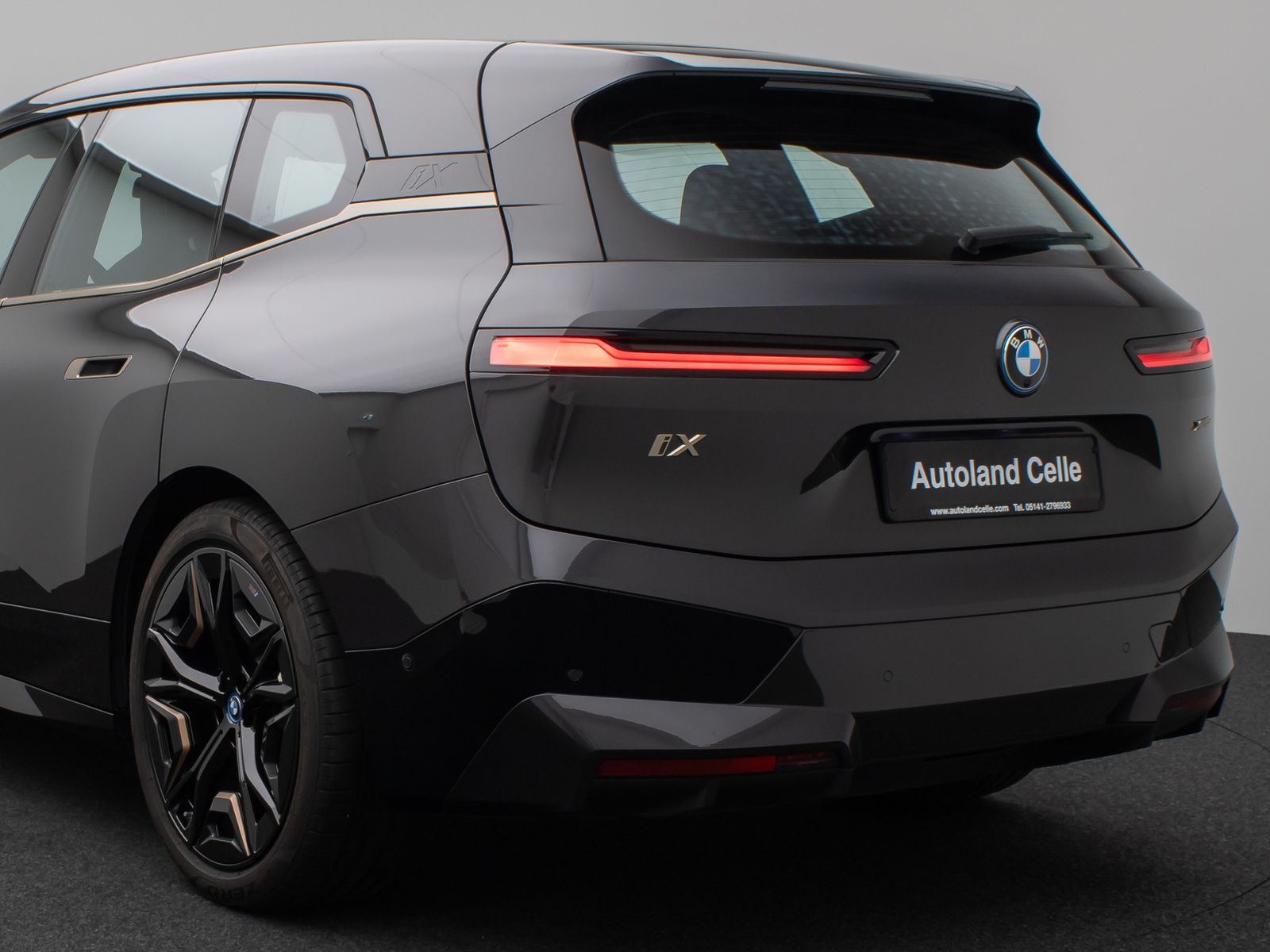 Fahrzeugabbildung BMW iX xD50 Panorama 360°Laser DAB H/K AHK Sport 22"
