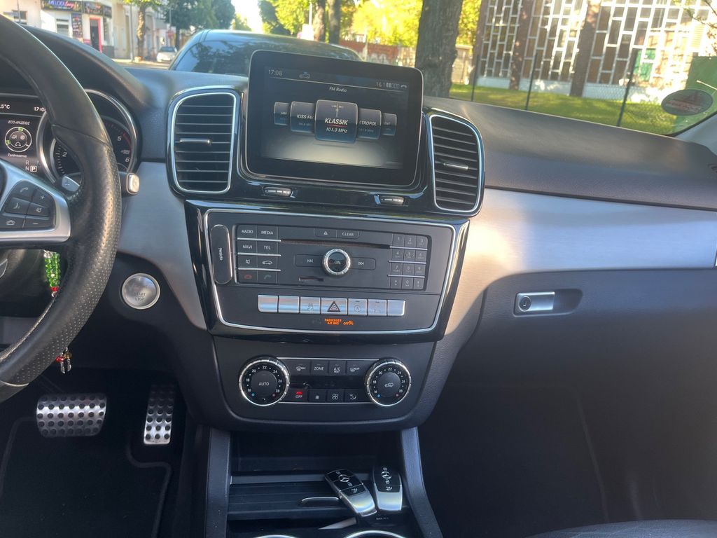 Image of Mercedes-Benz GLE 350