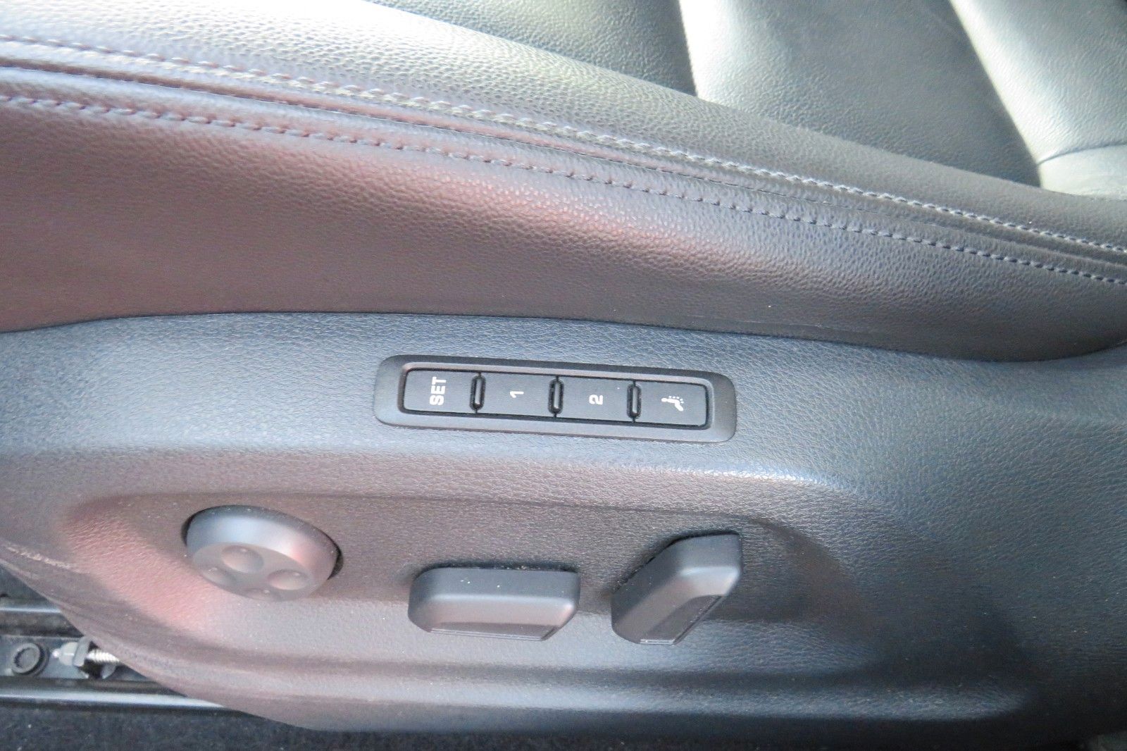 Fahrzeugabbildung Volkswagen Sharan Highline TDI DSG 7-S XENON ACC AHK "VOLL"