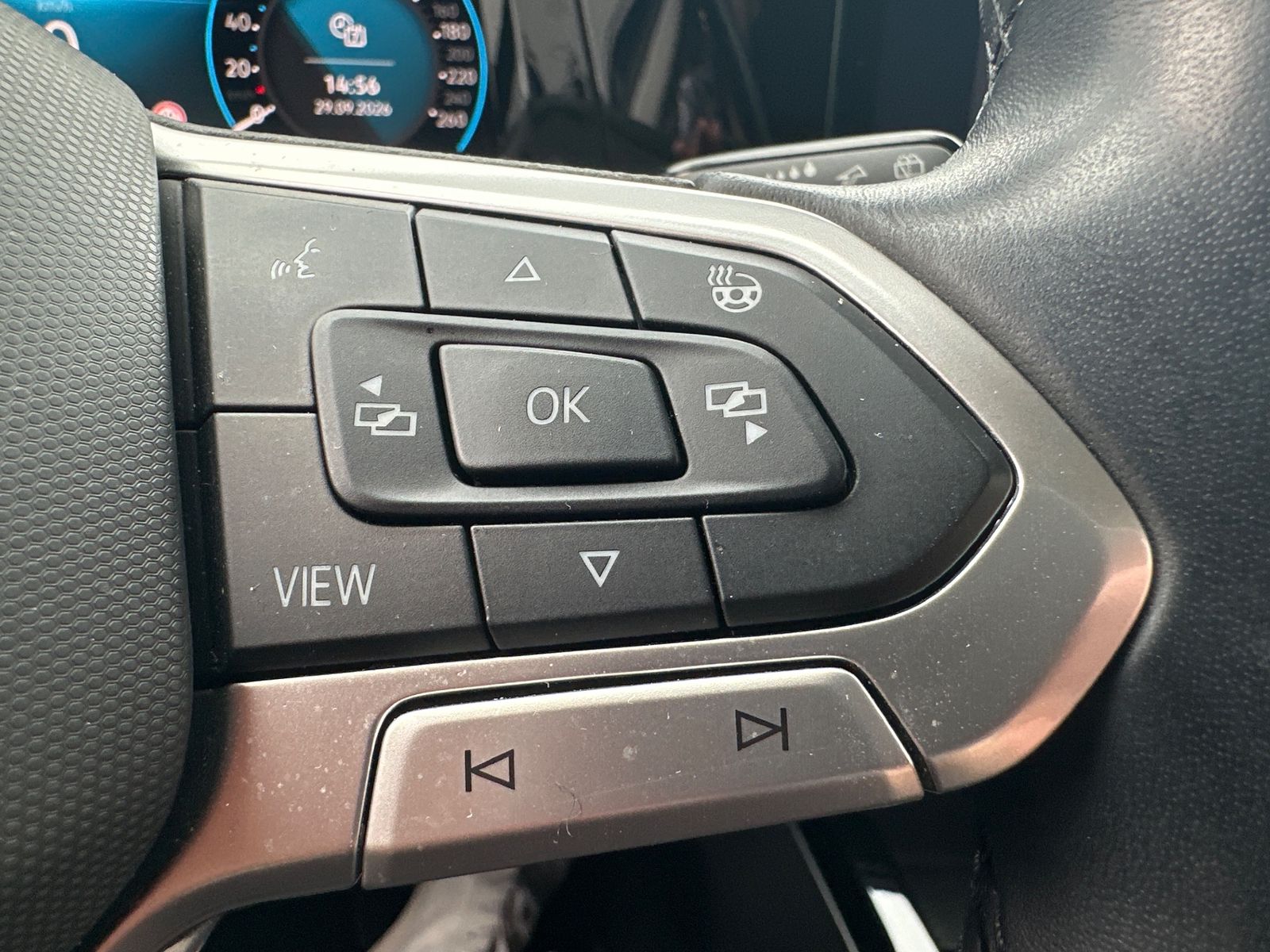 Fahrzeugabbildung Volkswagen Golf Variant 2.0 TDI DSG Style NAV+AHK+ACC+KAM