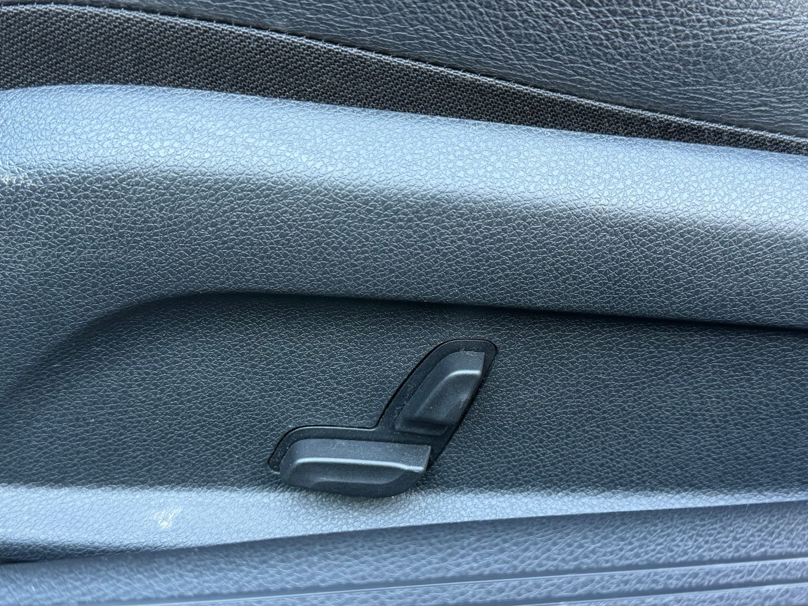 Fahrzeugabbildung Mercedes-Benz C 300 Coupe /AMG/VIRTUAL/MBUX/AMBIENTE/KAMERA