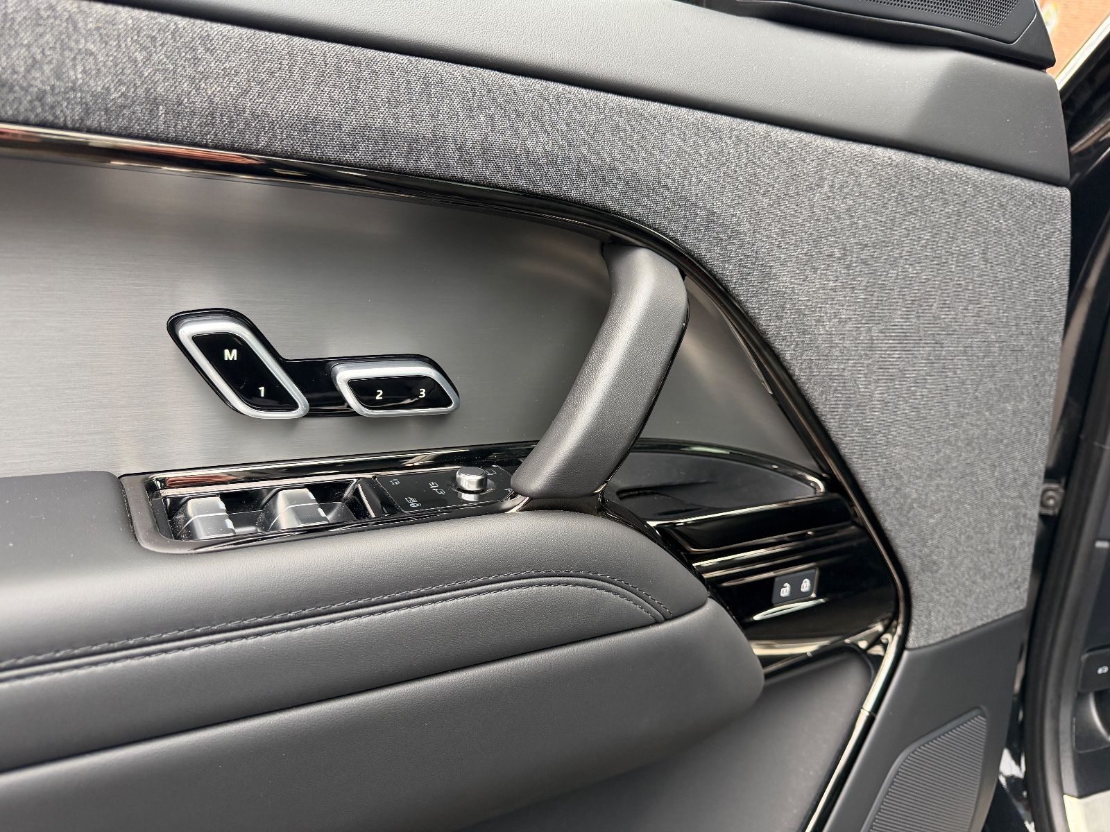 Fahrzeugabbildung Land Rover Range Rover Sport SE*HEADUP*LED*MERIDIAN*MEMORY