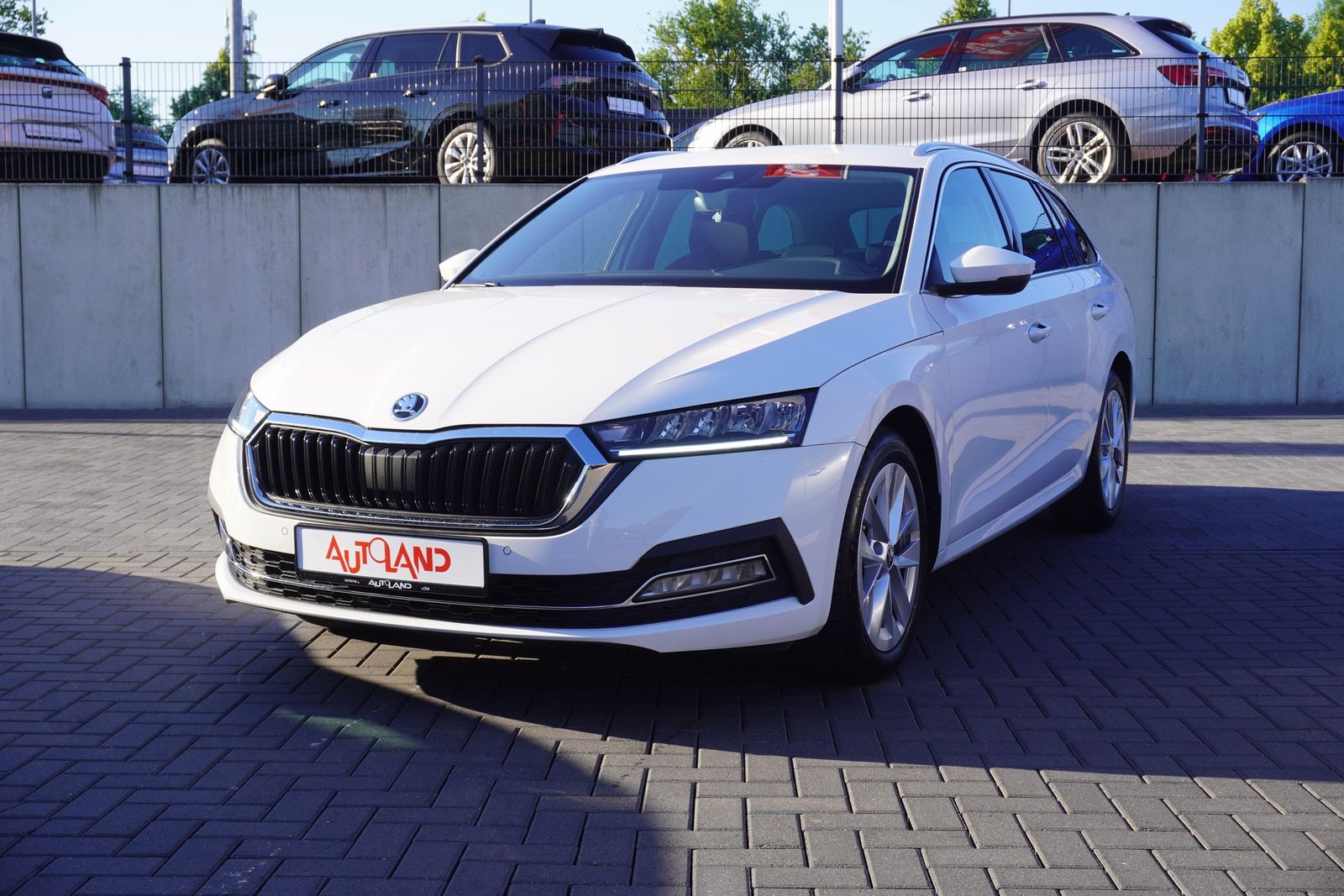 Skoda Octavia 1.0 TSI First Edition LED Navi Totwinkel foto 2