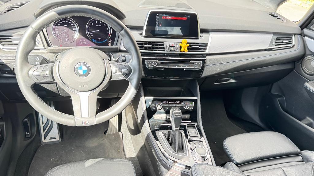 BMW 225