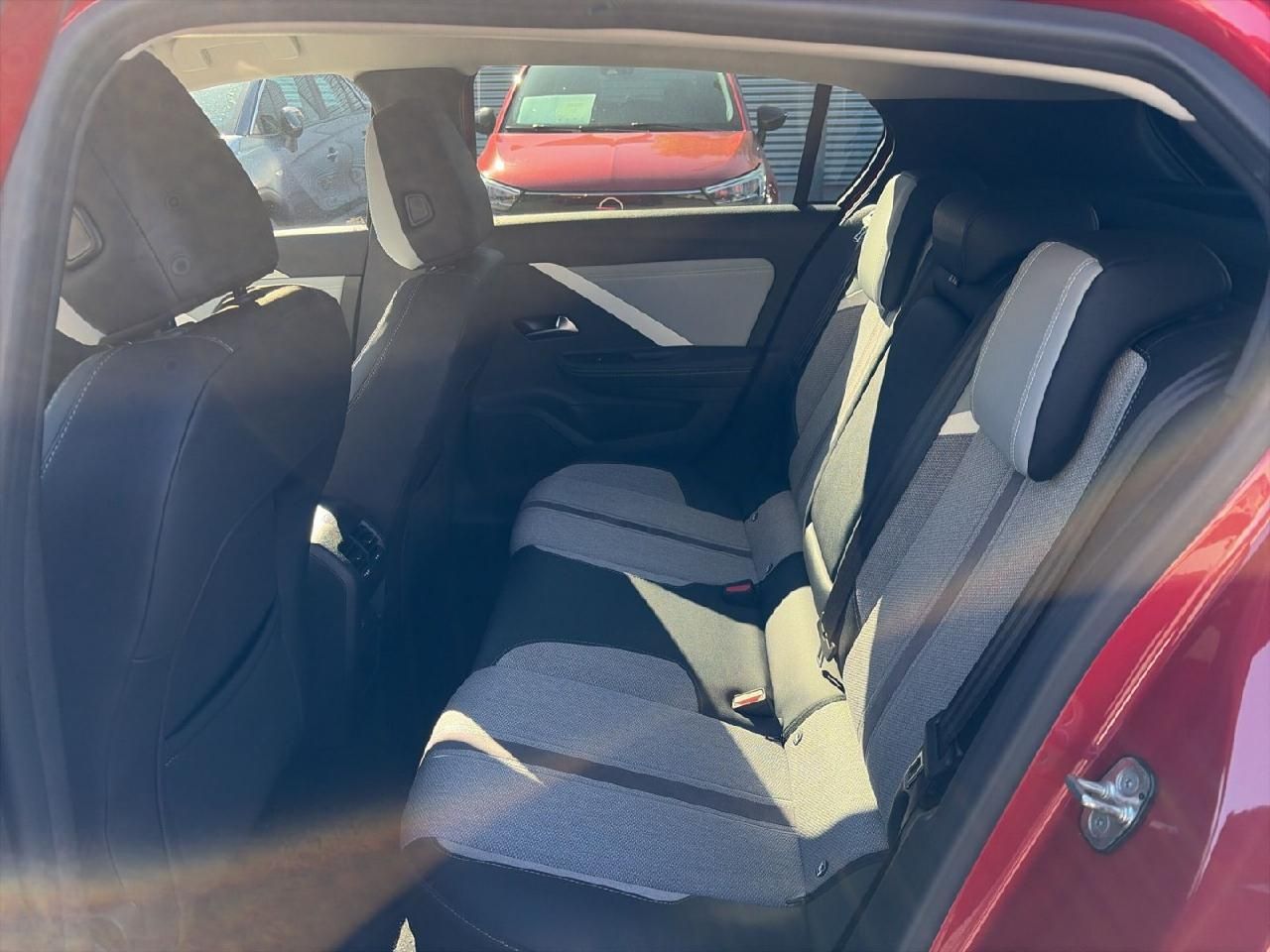 Fahrzeugabbildung Opel Astra L Lim. 1,5 Business Elegance