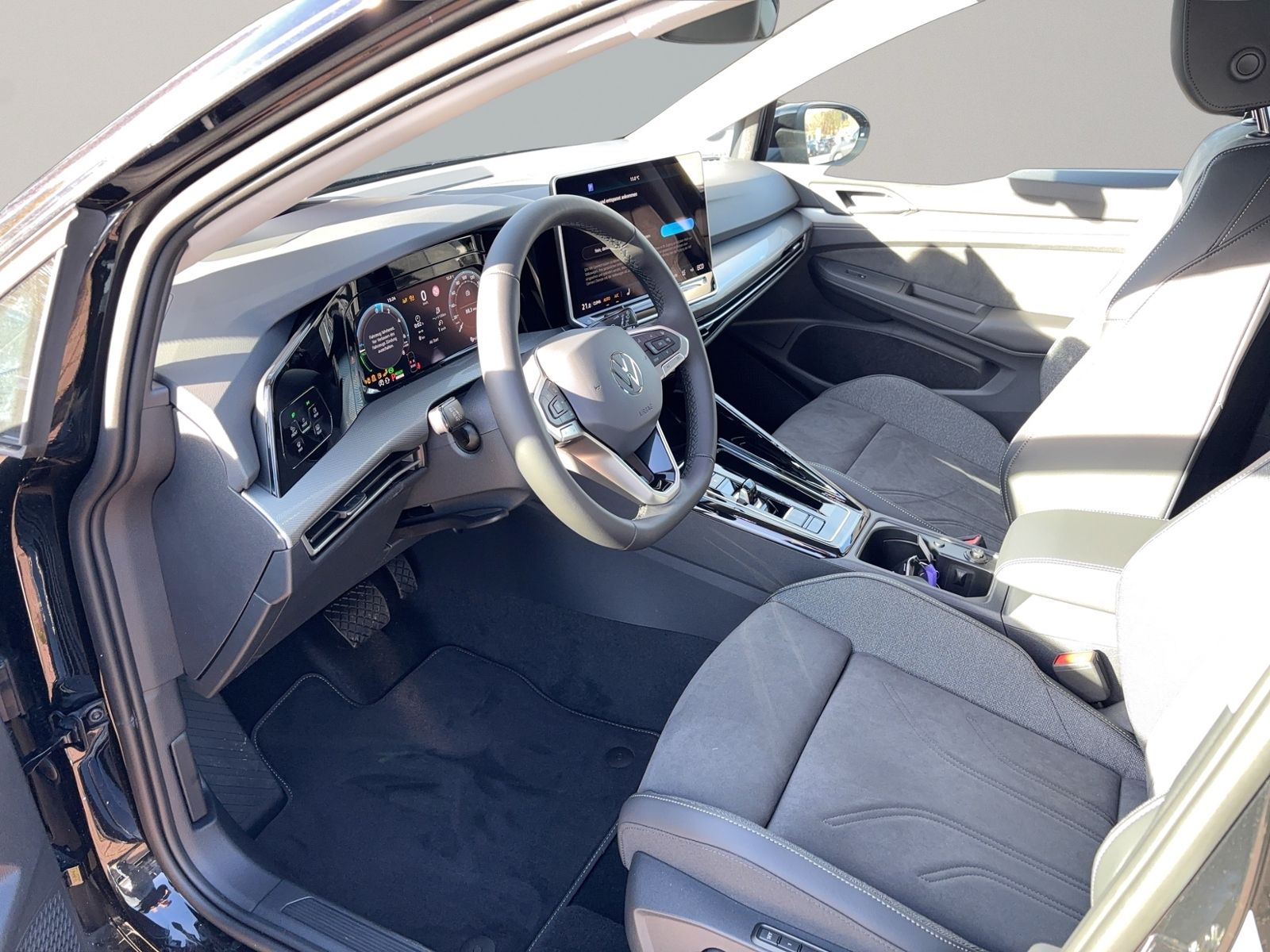 Golf Style 1.5 eHybrid, AHK, Pano, DCC, IQ.Light