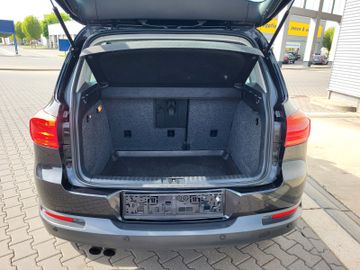 Volkswagen Tiguan - 12