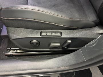 Fahrzeugverkauf 12 Cupra Leon 2.0 TSI 221 kW VZ Tribe Ed Pano*Sennheiser