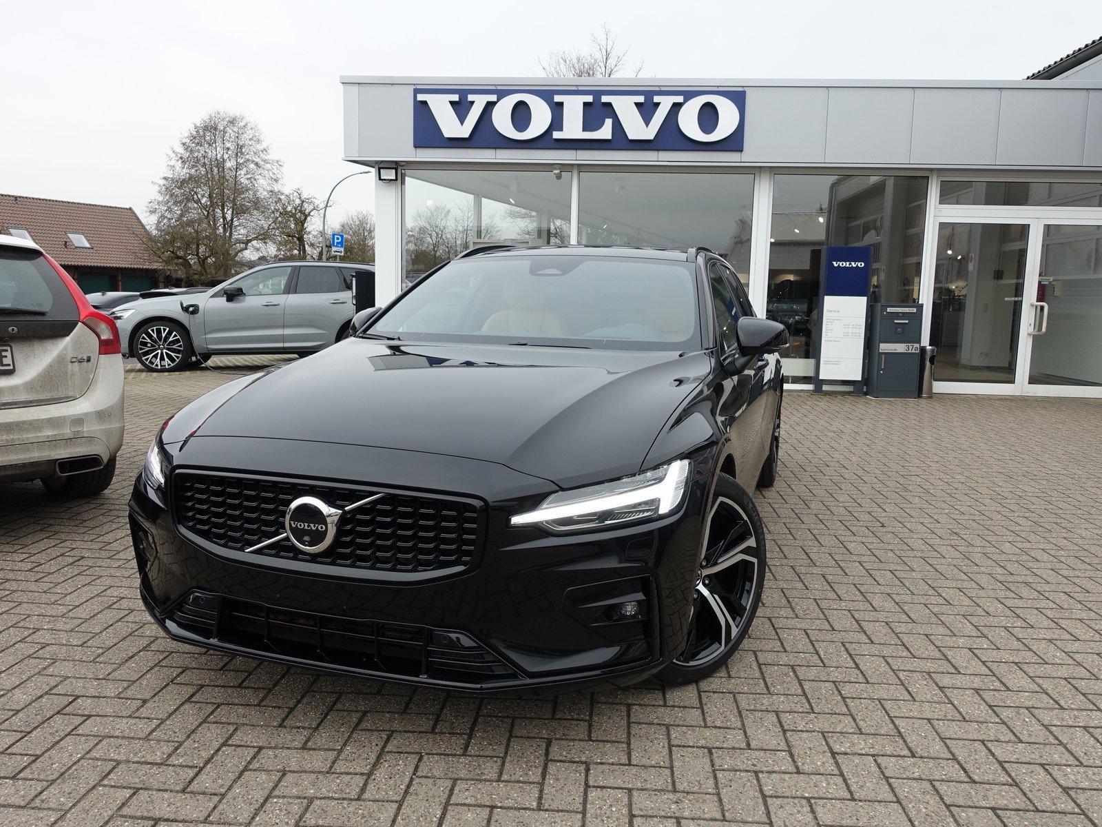Volvo V60 Ultra B4 Dark/B&W/Pano/Massage/360°/Head-Up