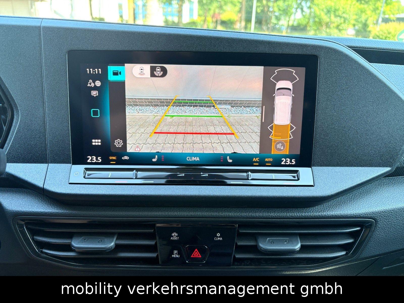 Volkswagen Maxi DSG LED TAXI Rollstuhl ACC Garantie 7-Sitze