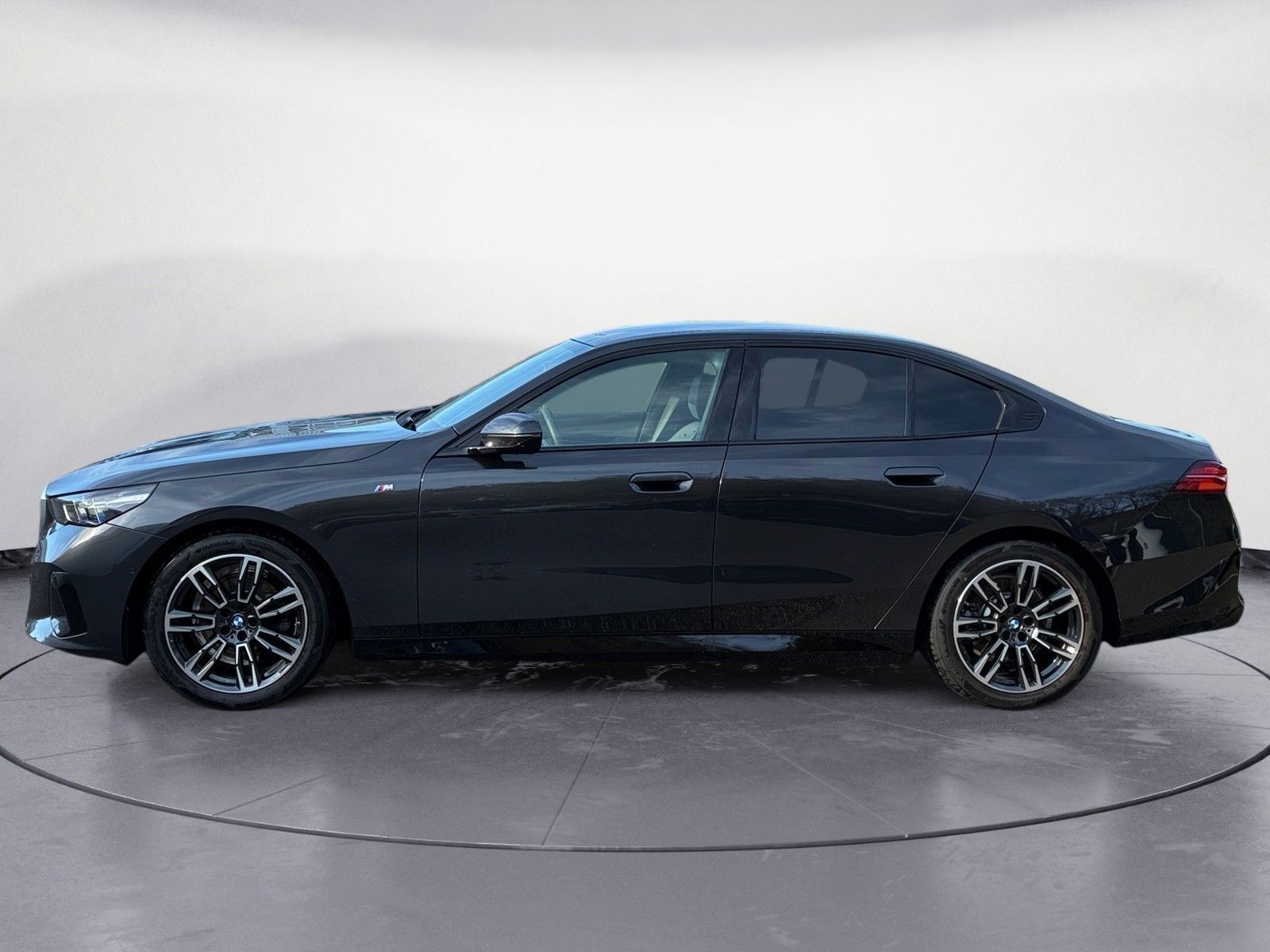 BMW 520d xDrive M SPORT Driving Assistant Pro harman imagem 3