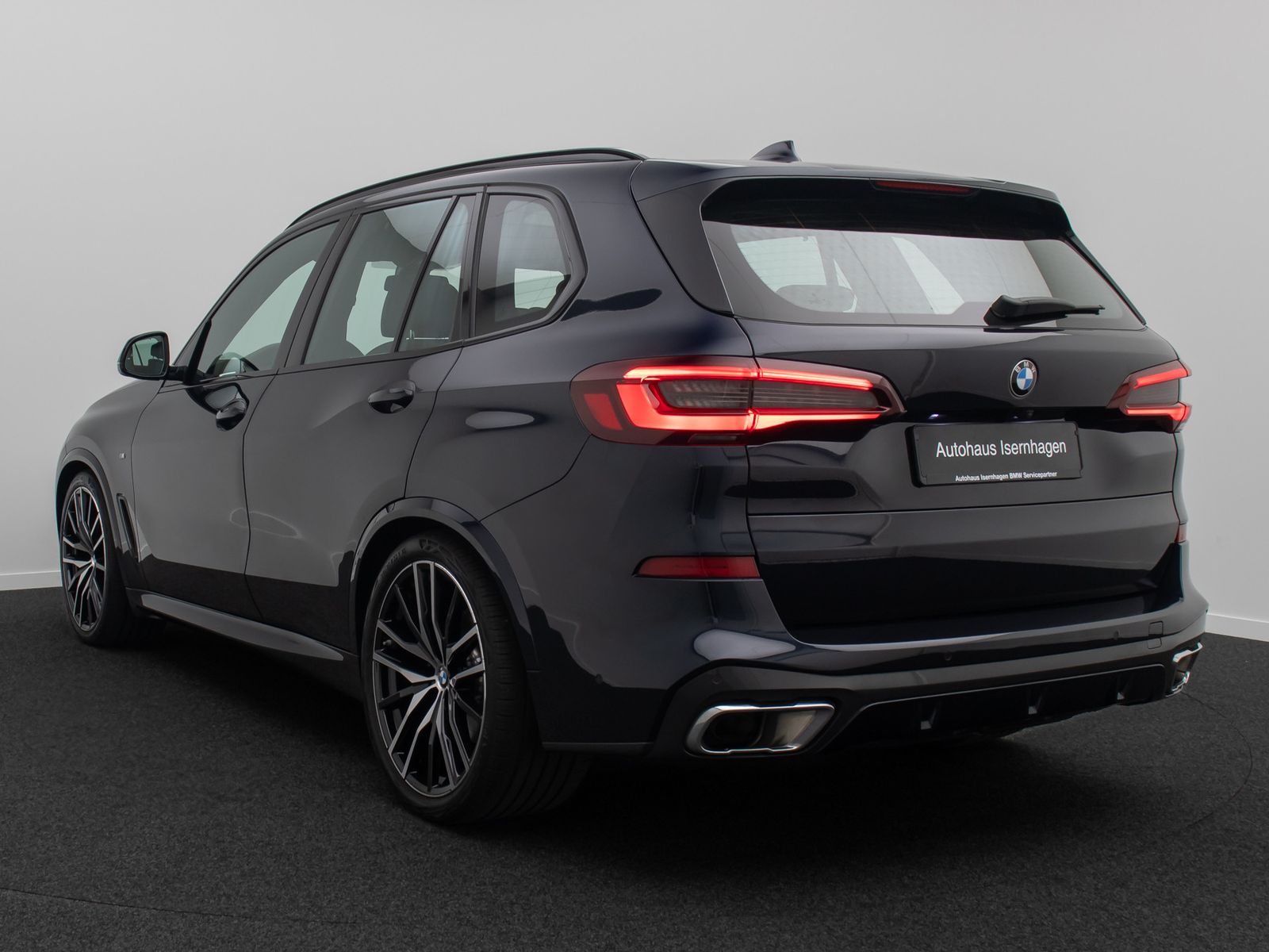 Fahrzeugabbildung BMW X5 xD30d M Sport H/K Panorama HUD DAB SoftCl 22"