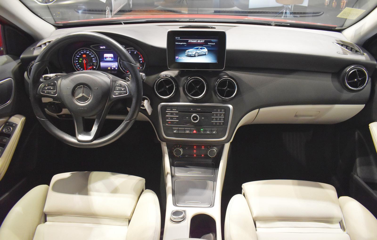 Mercedes-Benz A 180 7G LED LEDER-SPORTSI NAV KAM SPUR TEMPO SH