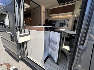 Westfalia Columbus 600 D AHK Stauraump. 350W SOLAR SKYVIEW