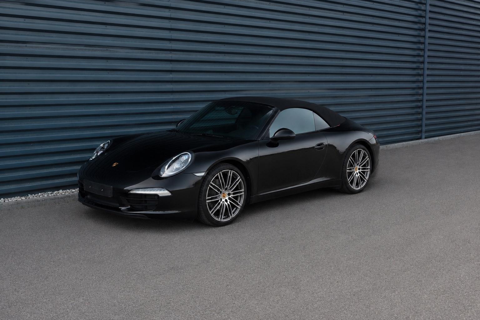 Porsche 911 Carrera Black Edition Cabriolet