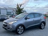 Hyundai ix35 1.Hand AWD Leder Navi Panorama Kamera Xenon - Hyundai ix35 mit Diesel-Antrieb: Automatik