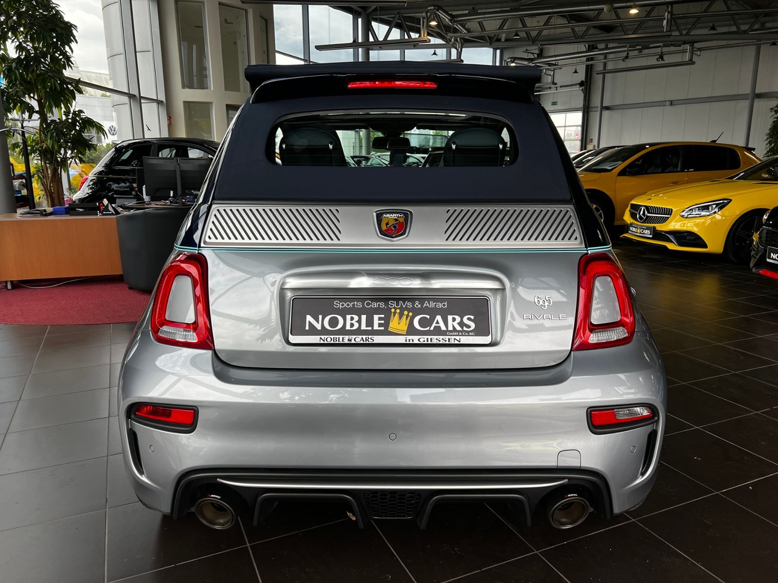 Fahrzeugabbildung Abarth 695 C Rivale 1.4 T-Jet NAVI