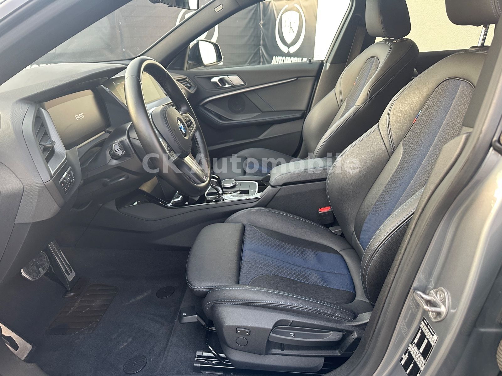 Fahrzeugabbildung BMW 218i Gran Coupé M-Sport/Shadow-LineNavi/LED