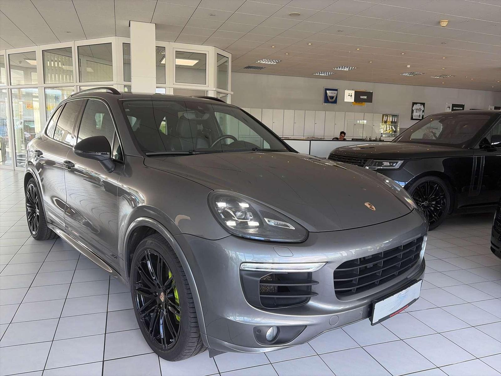 Porsche Cayenne S E-Hybrid * GTS Paket * LED * Chrono