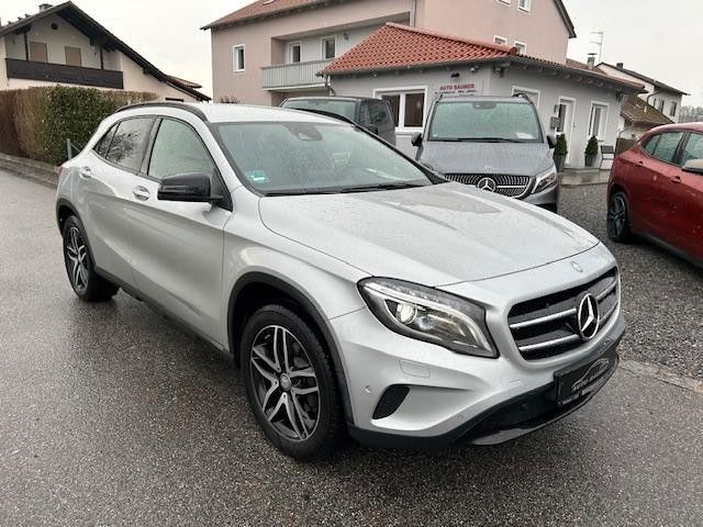 Mercedes-Benz GLA 200 d Score Night Paket