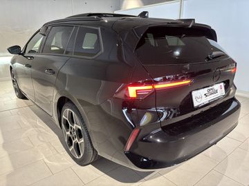 Fotografie 13 des Opel Astra Sports Tourer 1.2 Turbo AT GS AHK Pano Tec