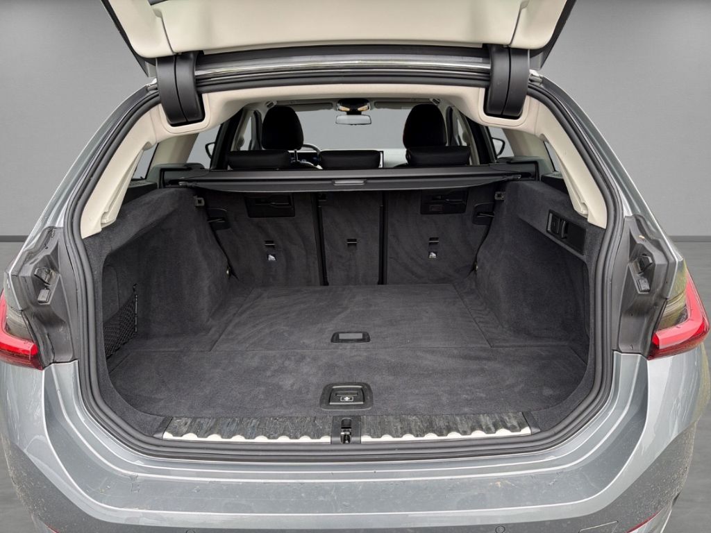 BMW 318 i Touring +LED+ALLW+PARKASS+INNOPAKET+ foto 14
