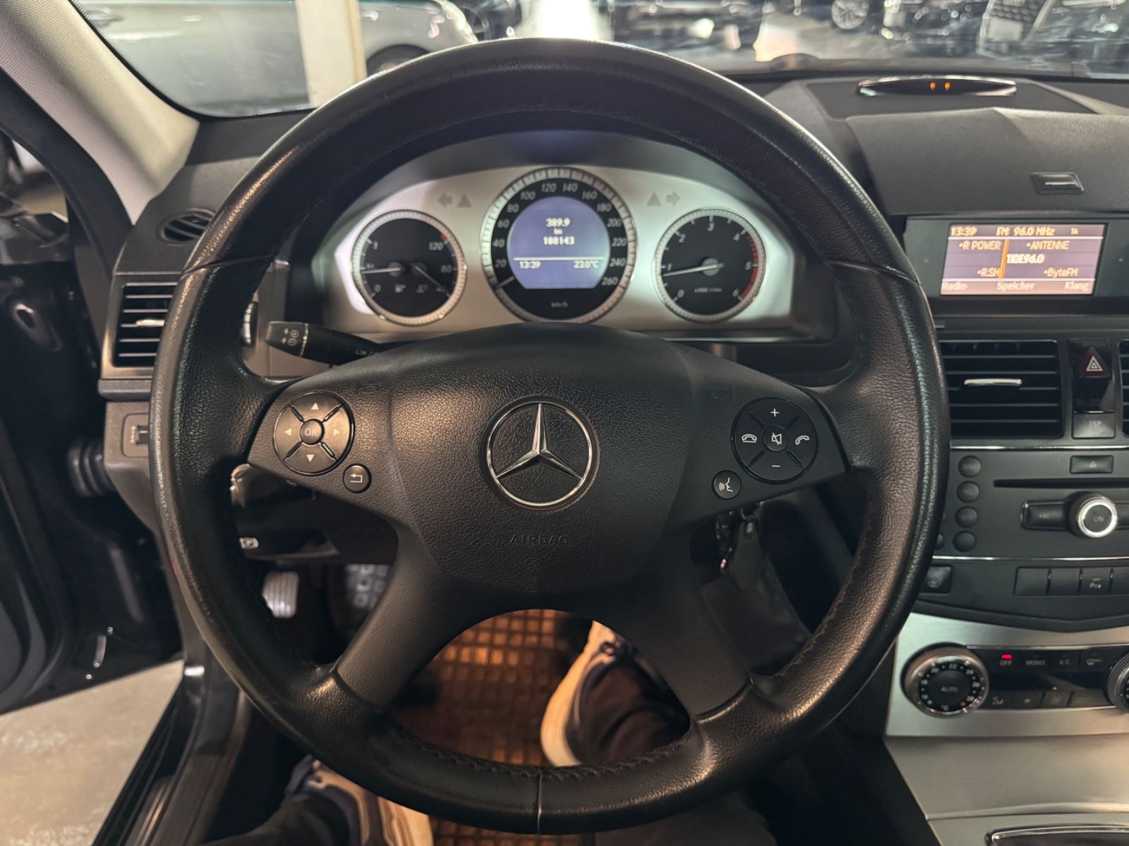 Fahrzeugabbildung Mercedes-Benz C 200 CDI AVANTGARDE AHK SHZ LEDER PTS TÜV NEU