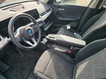 2024 BMW IX1 — миниатюра 11