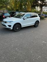 Volkswagen Touareg 3.0 V6 TDI SCR 150kW Tiptronic Execu... - gebrauchte VW Touareg aus dem Jahr 2017