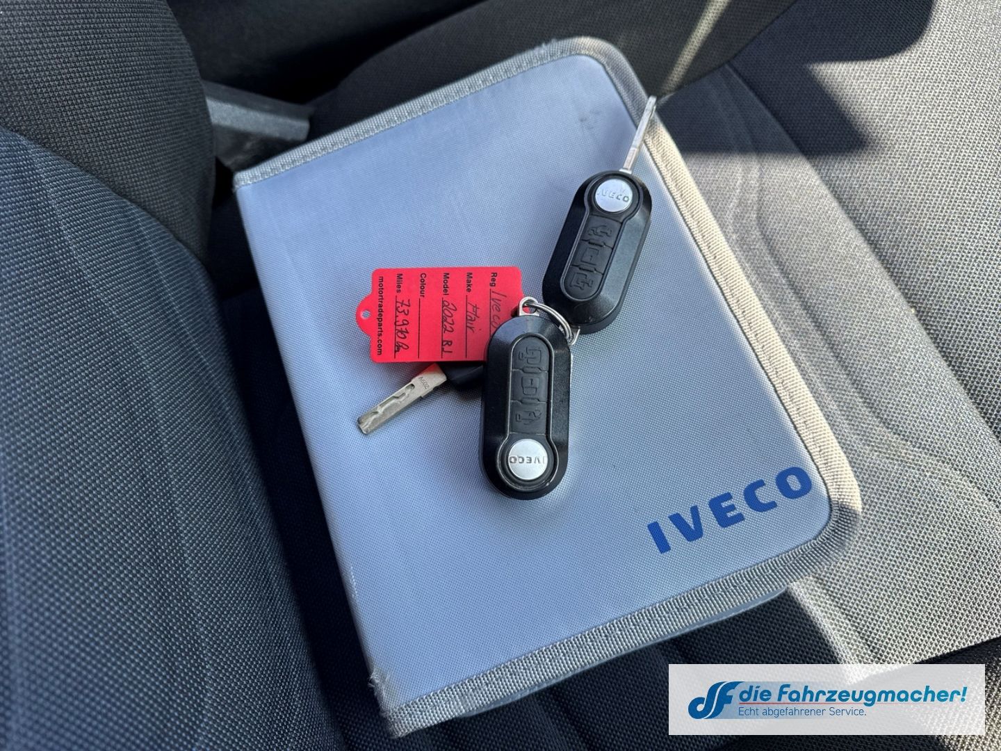 Fahrzeugabbildung Iveco Daily Kasten HKa 35 S V Radstand 4100 14 MAXI