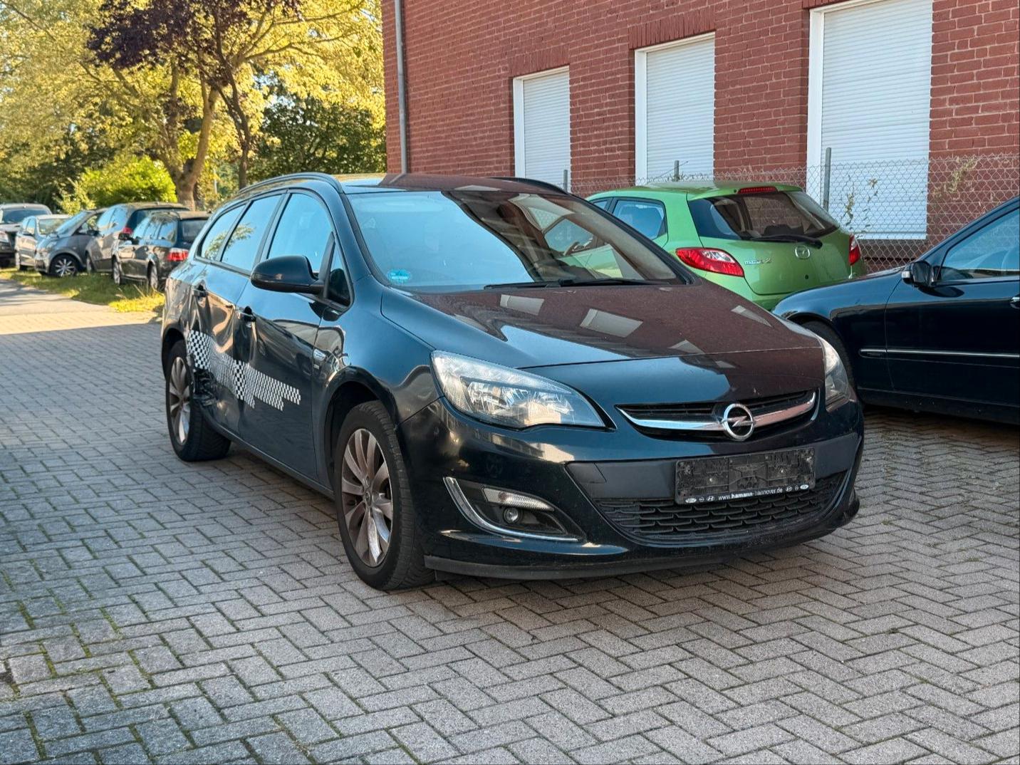 Opel Astra J Sports Tourer Active 2. Hand Klima SHZ