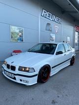 BMW 320i e36 Limousine Alpinweiß Vorfaceli... - BMW 320 aus 1992