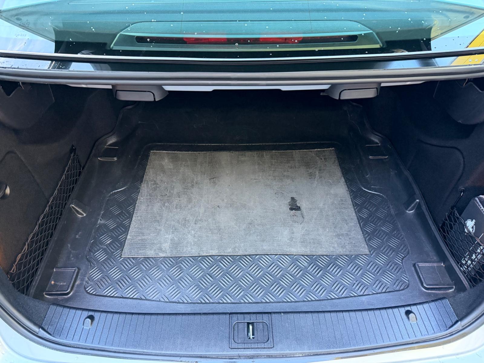 Mercedes-Benz E 500/ AMG LINE/PANO/SHZ/LEDER/MEMORY/LED