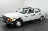 Mercedes-Benz 200 - weiße Mercedes-Benz 200
