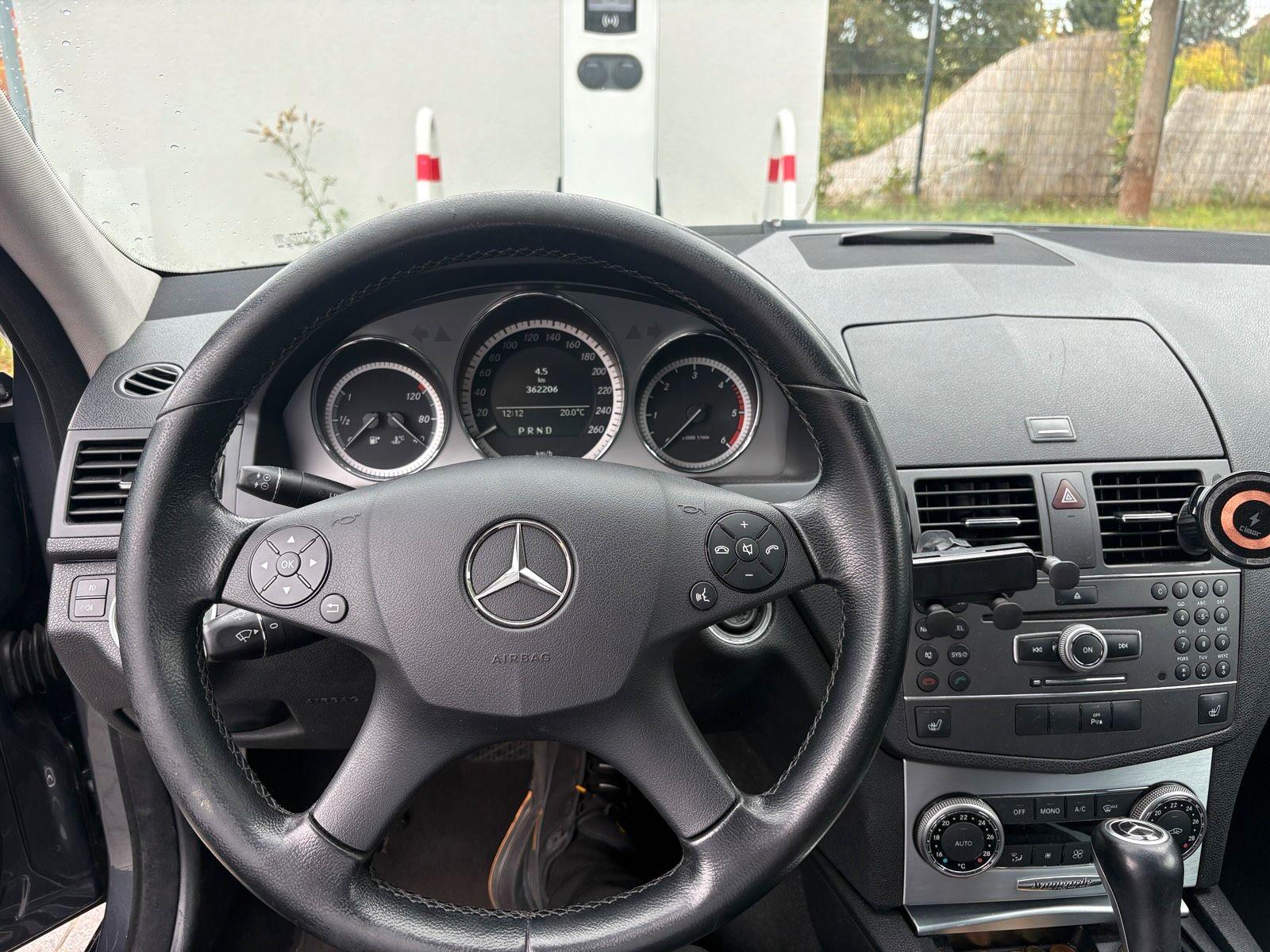 Mercedes-Benz E250 2010 — photo 14