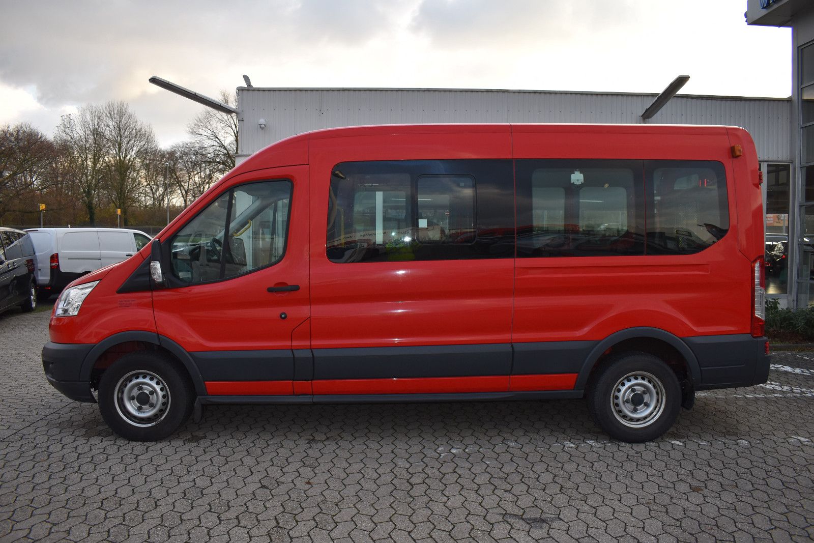 Fahrzeugabbildung Ford Transit Kombi L3 Behindertengerecht *7076 KLIMA