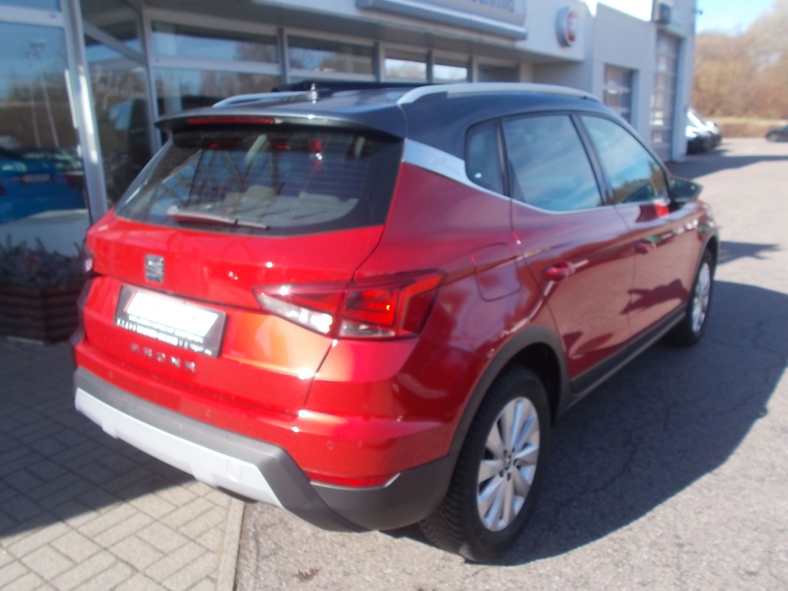 Fahrzeugabbildung SEAT Arona Xcellence 1.0 TSI DSG + LED + NAVI + AC