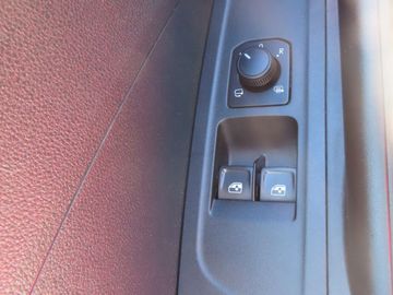 Fotografie 17 des Skoda Fabia Tour 1.0 DSG Navi LED ALU AHK