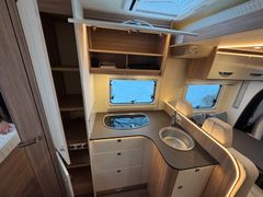 BUERSTNER Lyseo M 660 Harmony Line-Mercedes-Aut.-Dachklima