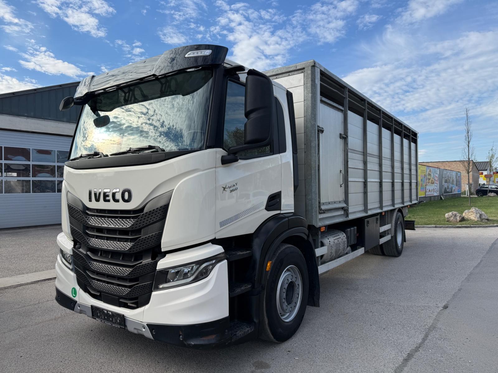 Iveco X-Way 360 Tiertransport